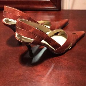 Dollhouse Lizette brown leather heels